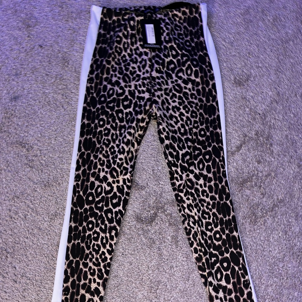 Pretty little thing — Leggings